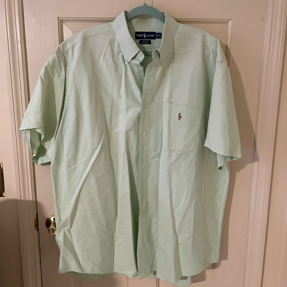 Pale green short sleeve button up